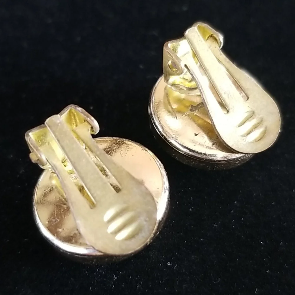 Vintage 1970s Earth Tone Inlaid Clip Earrings Gold Tone - Picture 7 of 16